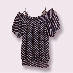 Shoulder Peekaboo Top